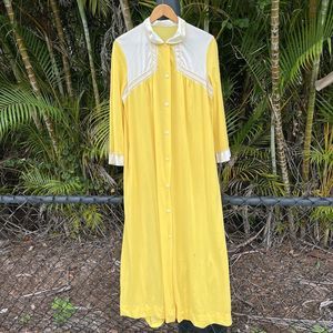 Vintage Gossard Artemis Nightgown Robe Women's Yellow Nylon USA Made Maxi Large